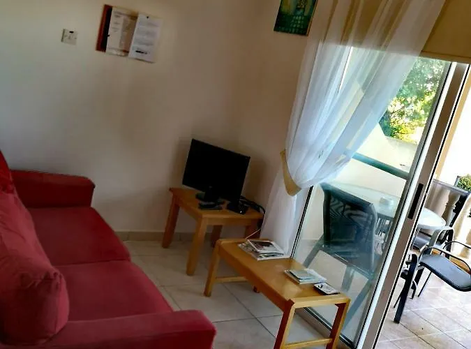 Panorama Court Пафос