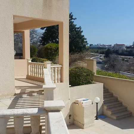 Panorama Court *